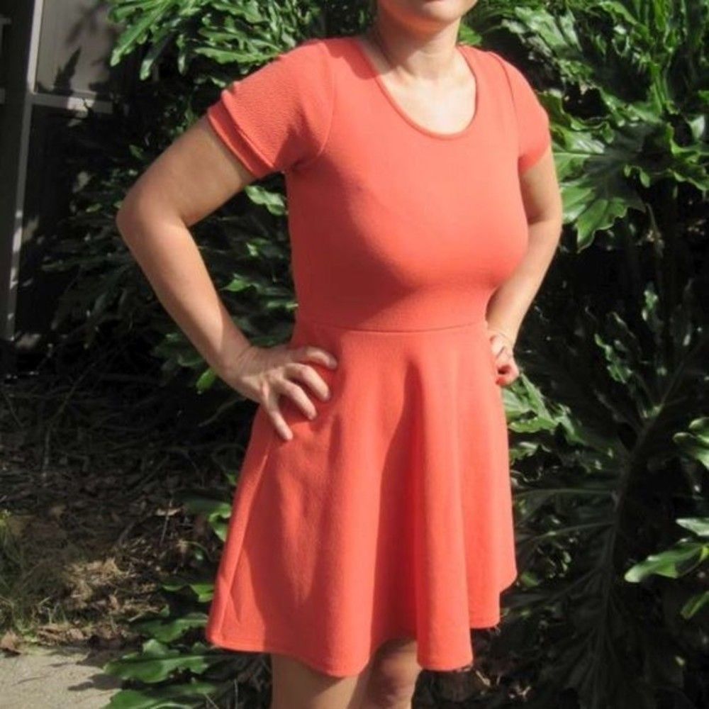 Short Sleeve Polyester Peach Dress ~ Knee Length Stretchy Coral Pink